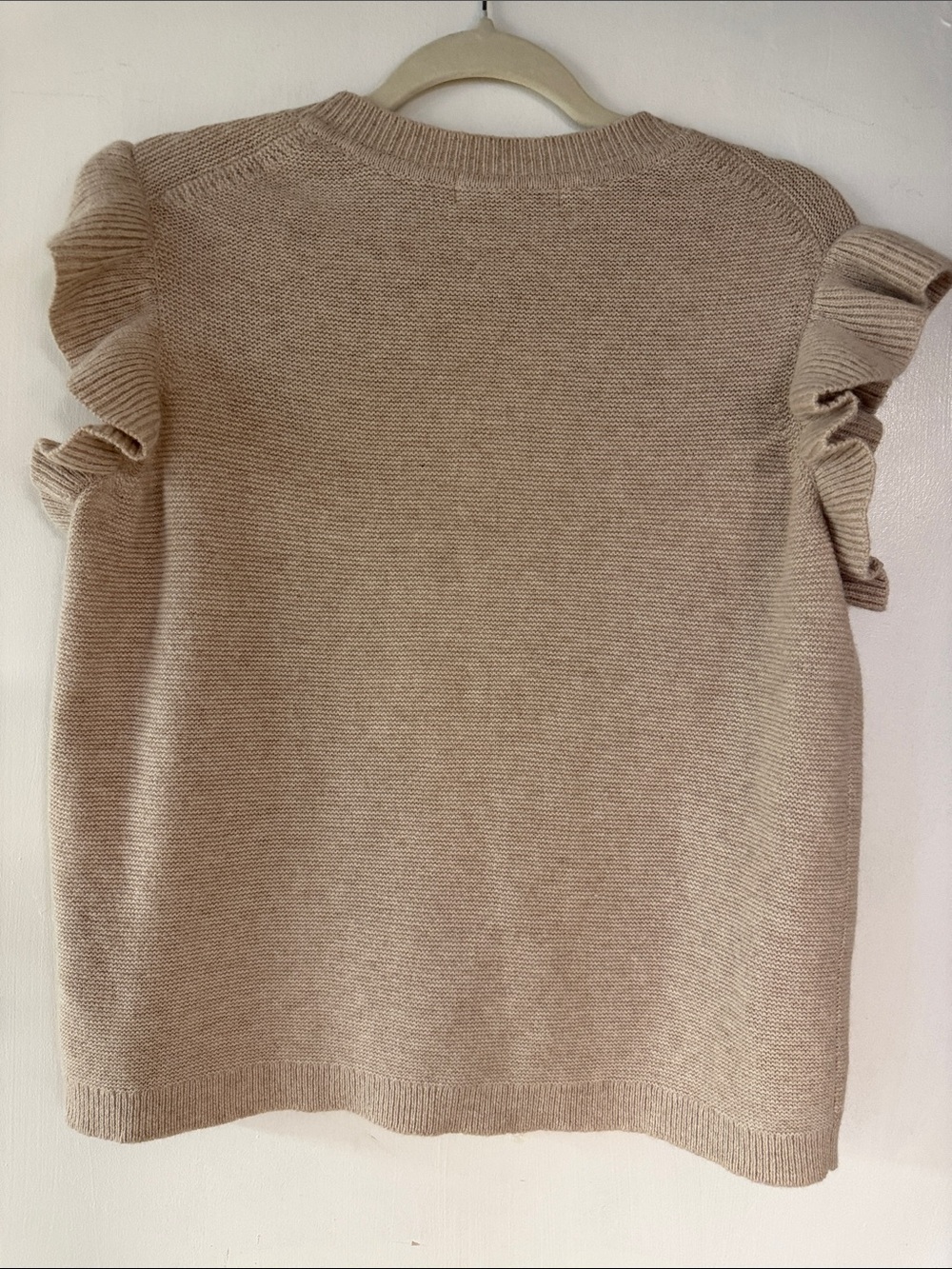Boden medium Beige Knit Sleeveless Cardigan with Navy Floral Embroidery - Picture 6 of 7